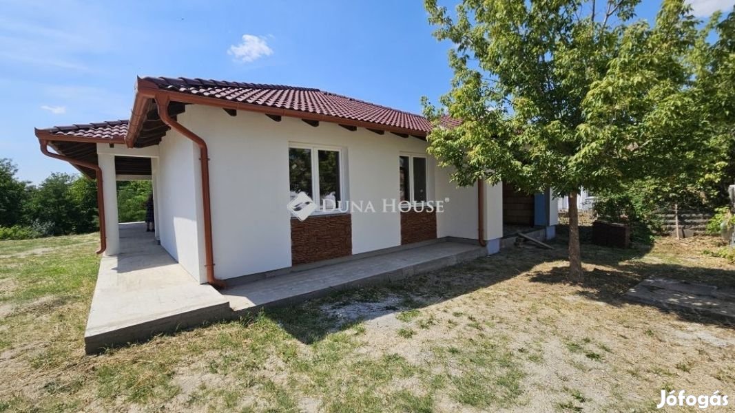 Eladó 110 nm-es ház Pálfa