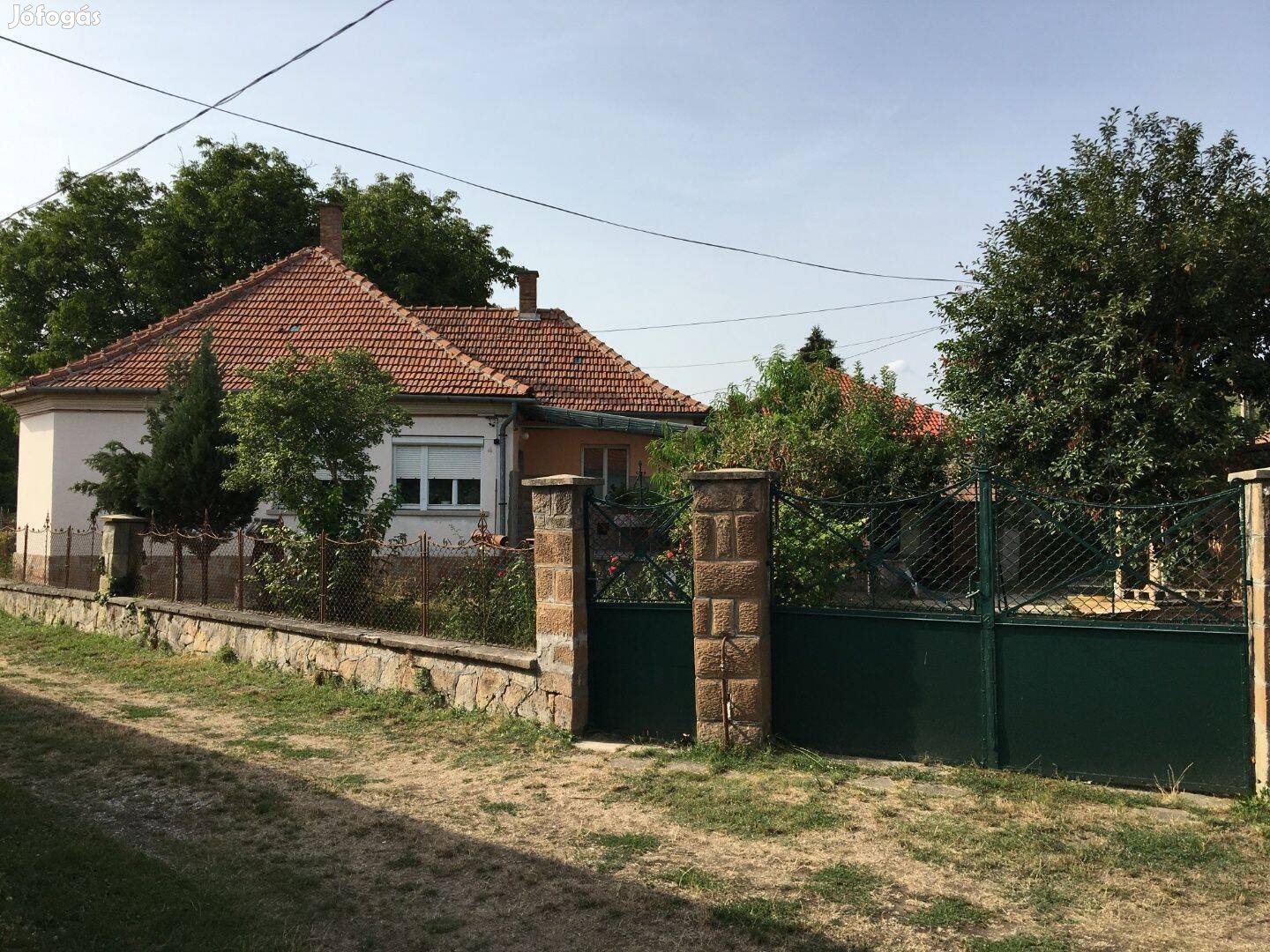 Eladó 110nm családi ház Szomolya