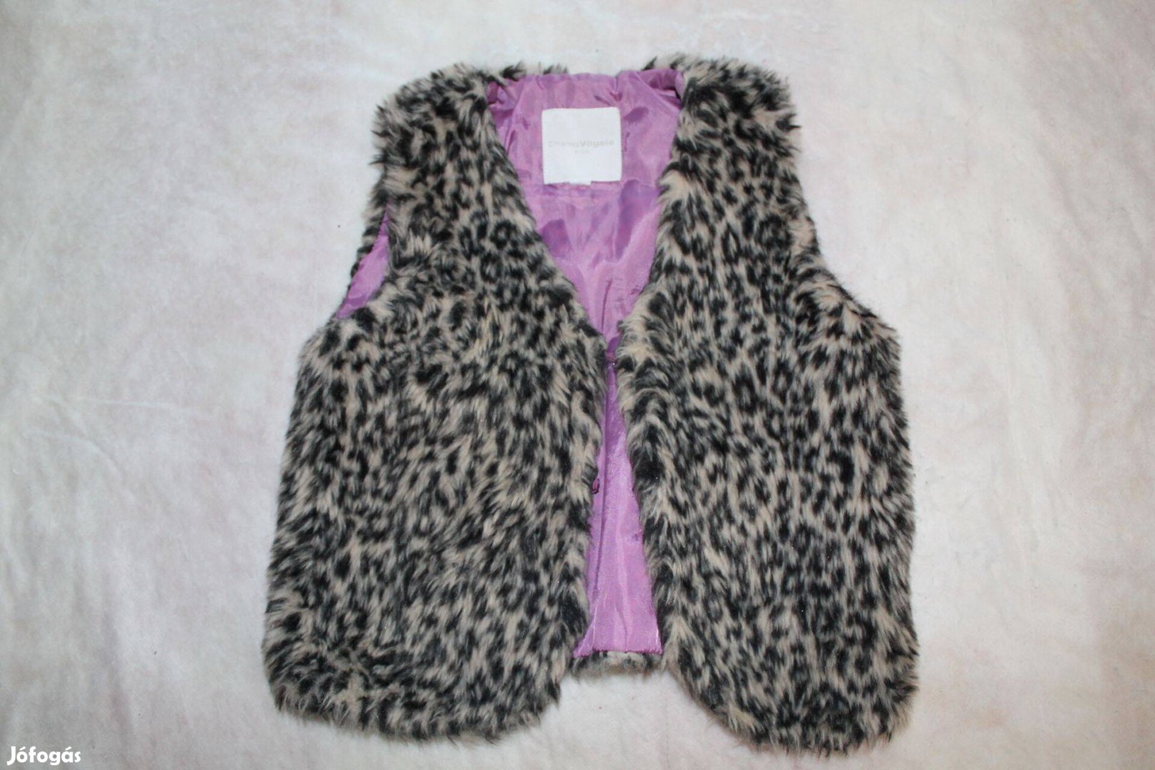 Eladó 116-os mellény