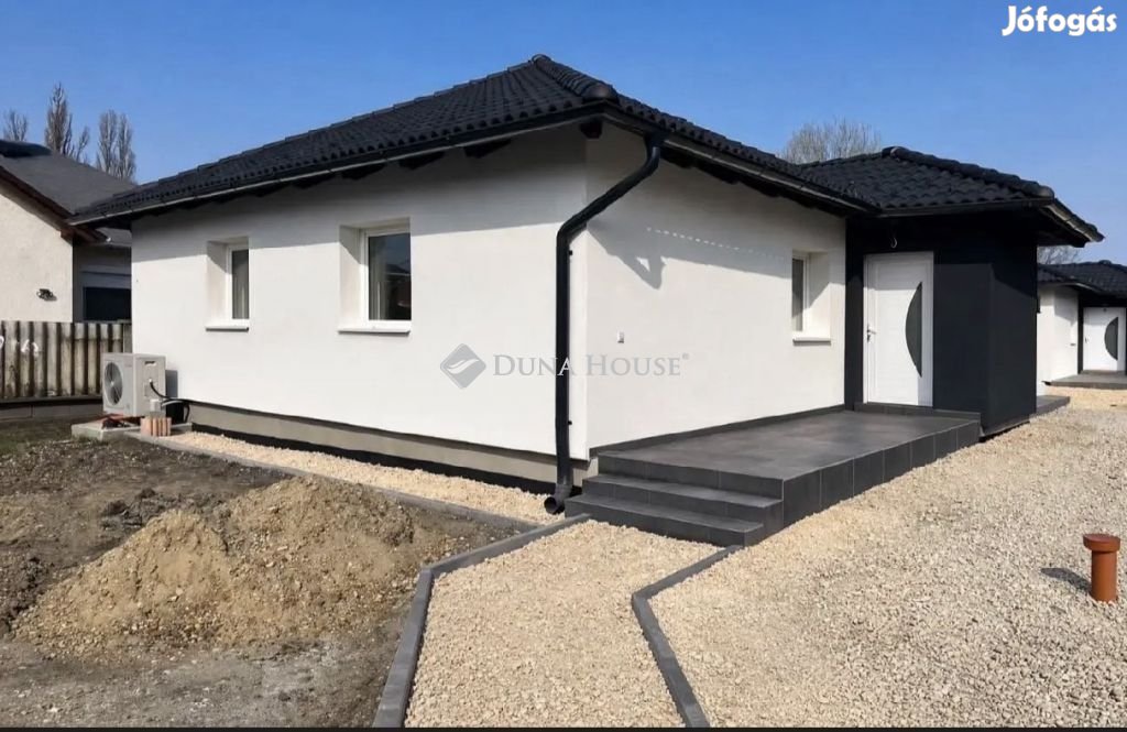 Eladó 119 nm-es ház Bicske