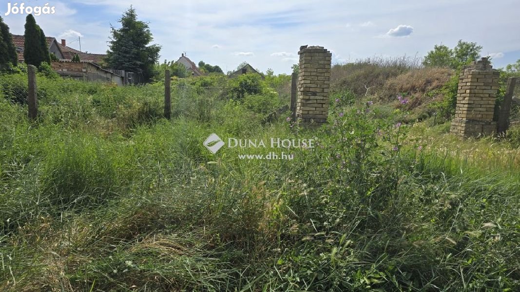 Eladó 1200 nm-es telek Bácsalmás