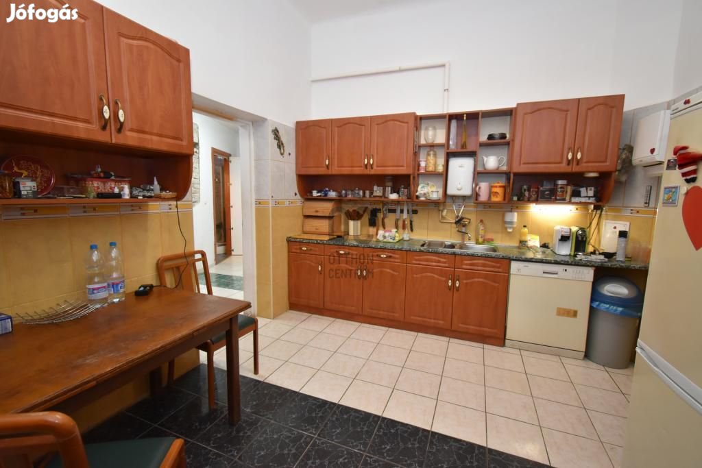 Eladó 120 nm-es lakás Nagykanizsa