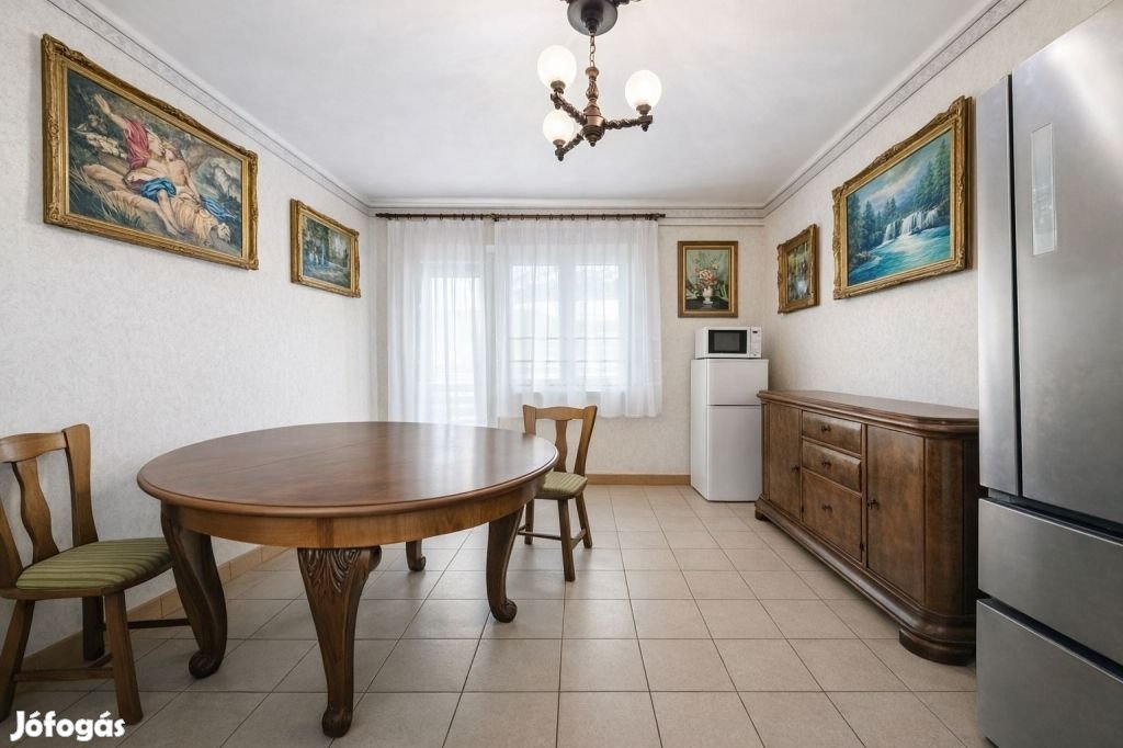 Eladó 120 nm-es lakás Székesfehérvár