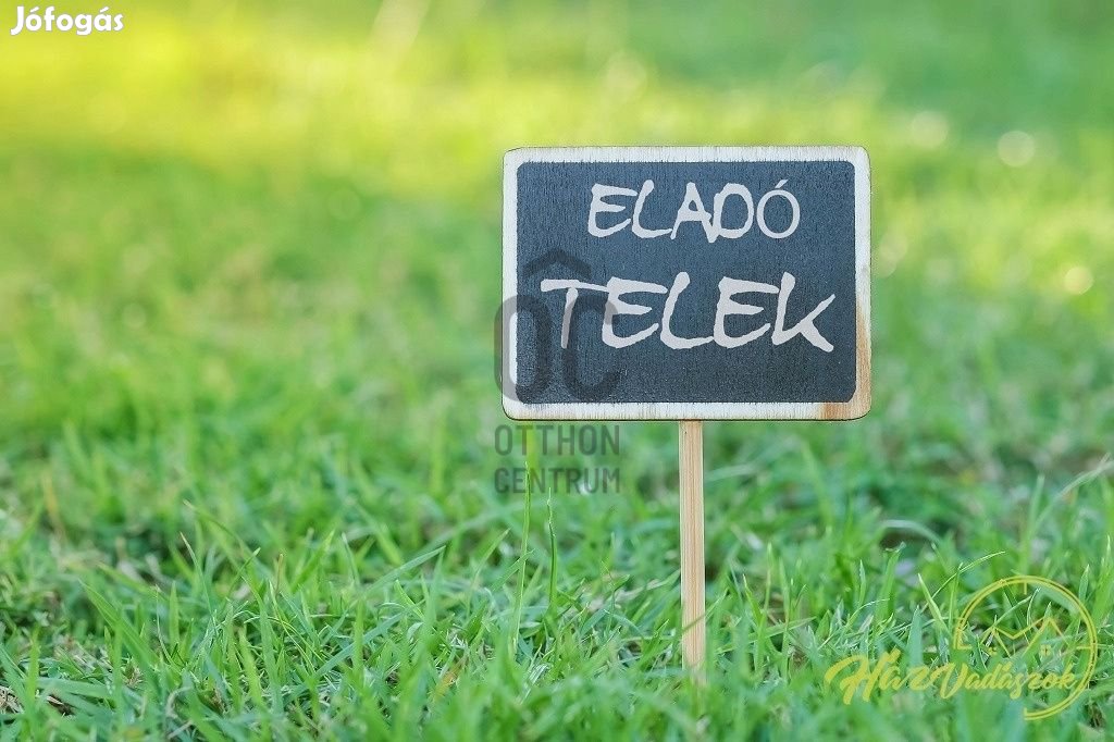 Eladó 1214 nm-es telek Cegléd