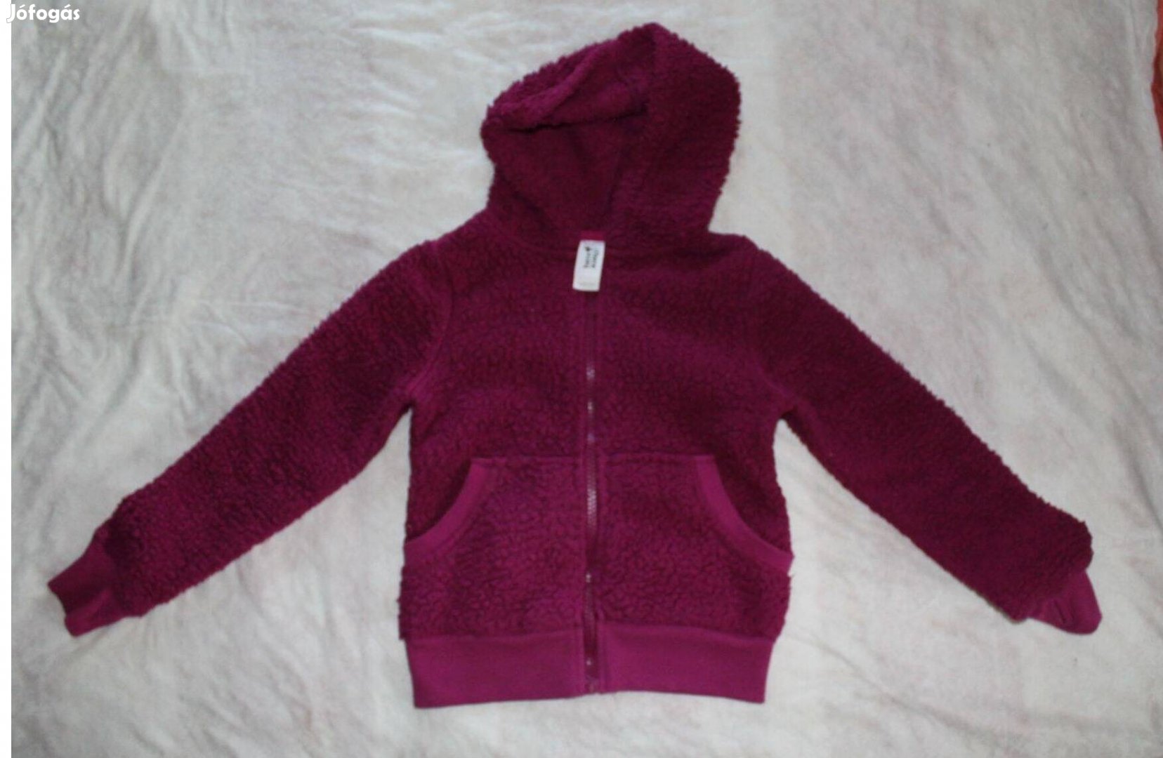 Eladó 122-es pulóver CA