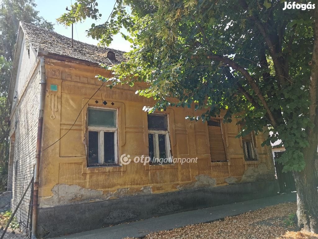 Eladó 125 nm-es Felújítandó Családi ház Csengőd Kossuth utca