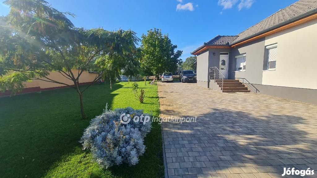 Eladó 126 nm-es ház Tenk