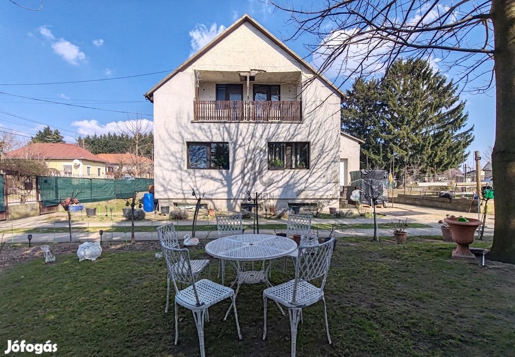 Eladó 127 nm-es ház Erdőkertes