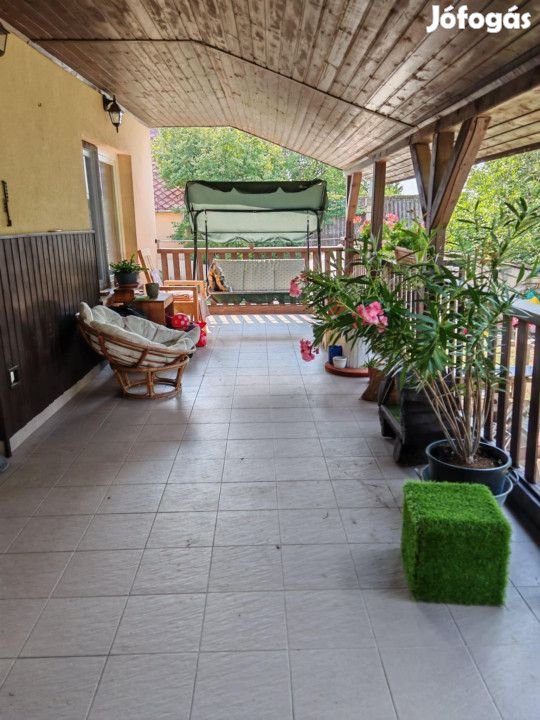 Eladó 128 nm-es Családi ház Pécel