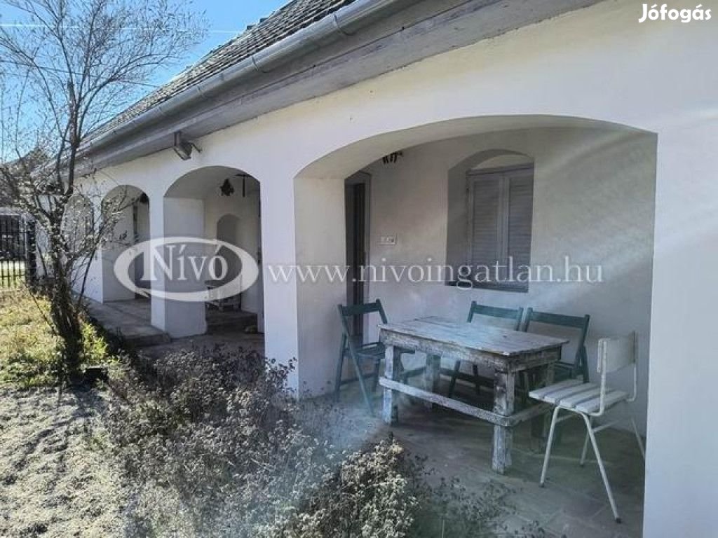 Eladó 130 nm-es Családi ház Pápasalamon