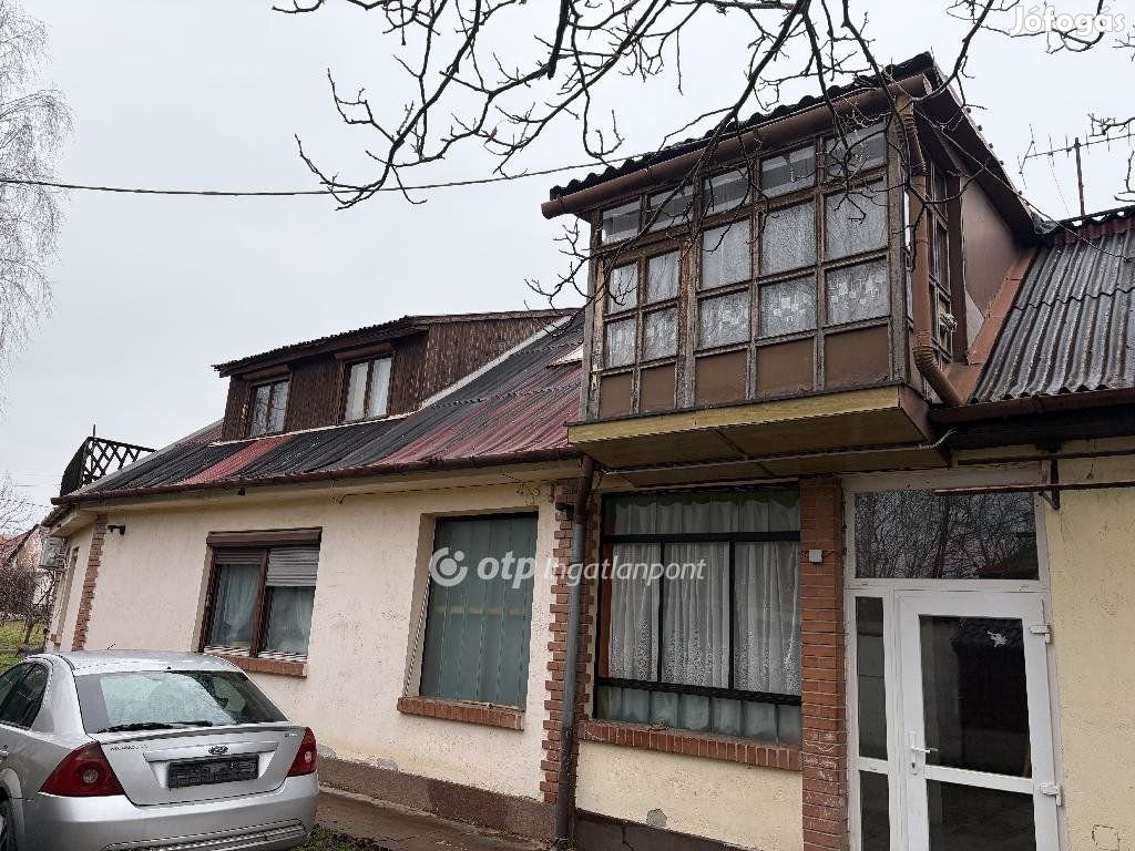 Eladó 130 nm-es ház Dejtár