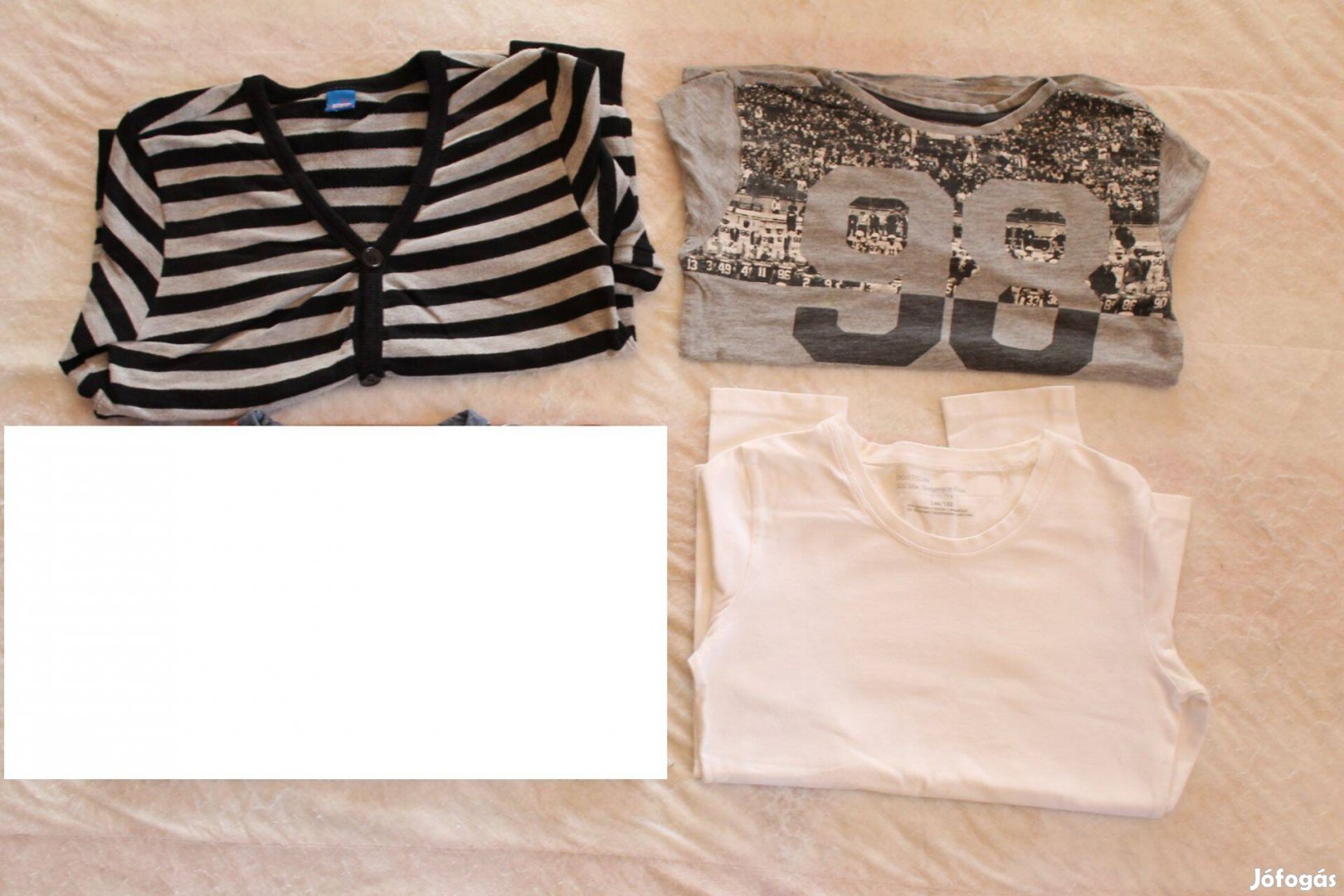 Eladó 134-a pulóver, hosszú ujjú felső