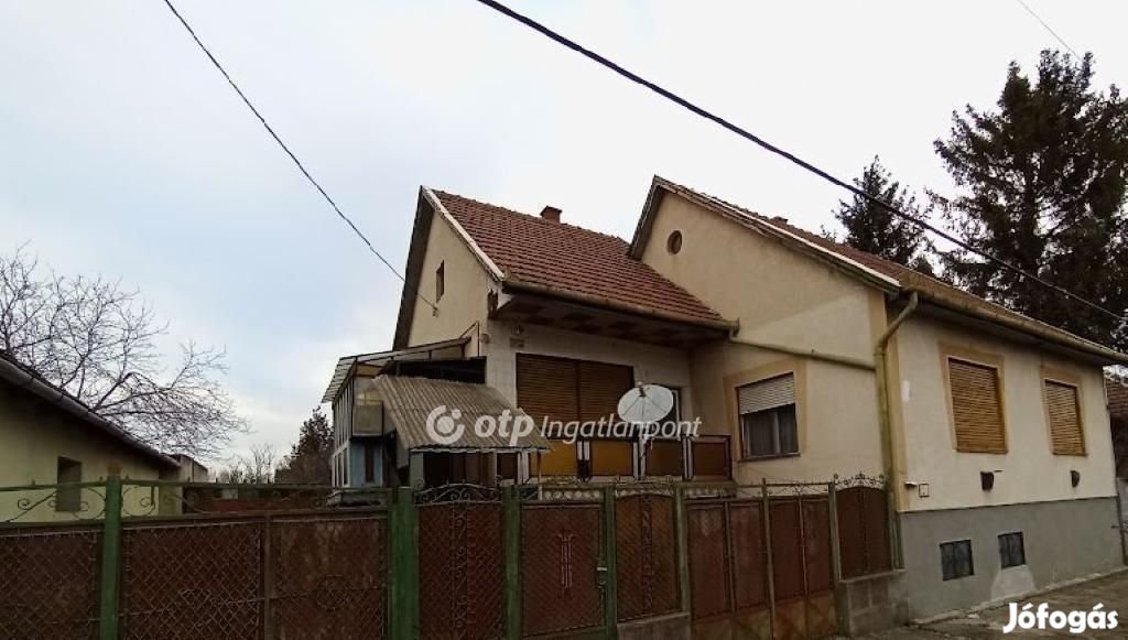 Eladó 134 nm-es ház Hatvan