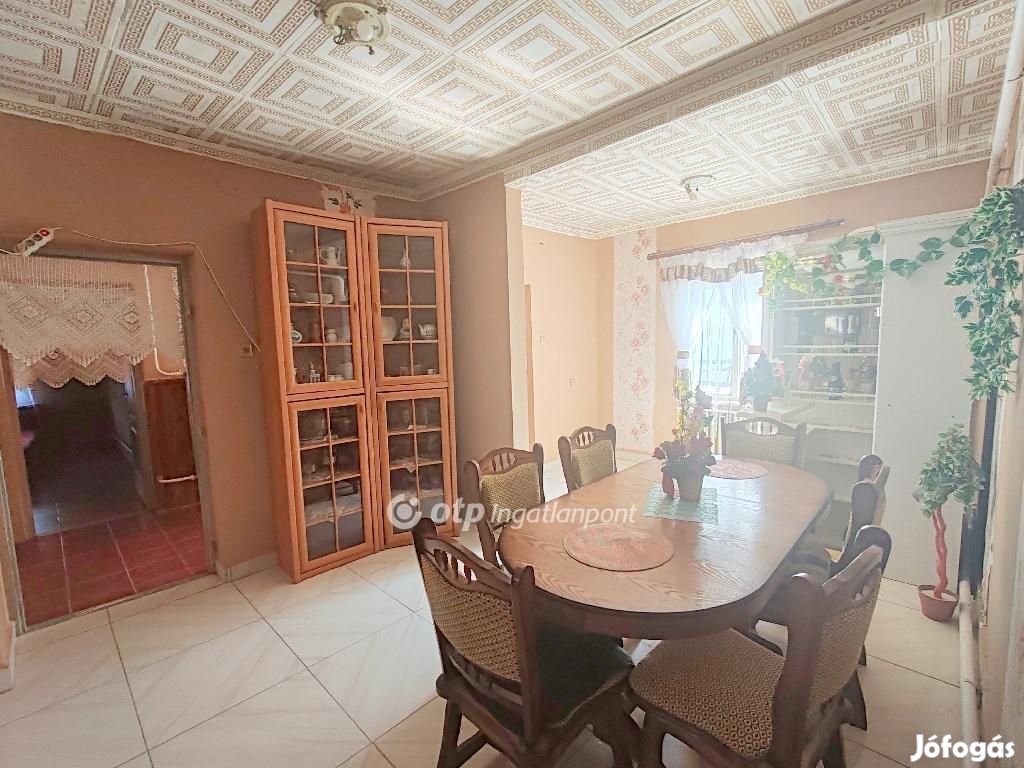 Eladó 134 nm-es ház Kőtelek