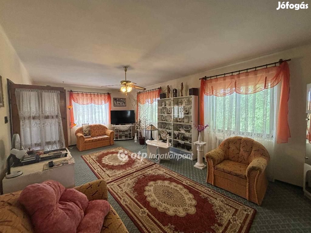 Eladó 135 nm-es ház Szalaszend