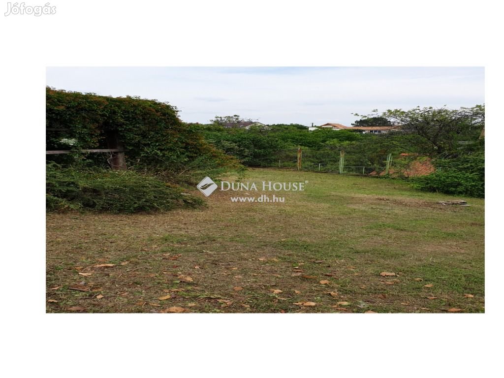 Eladó 1373 nm-es telek Pécs