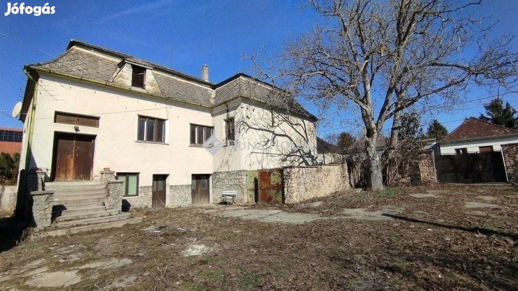 Eladó 138 nm-es ház Peresznye