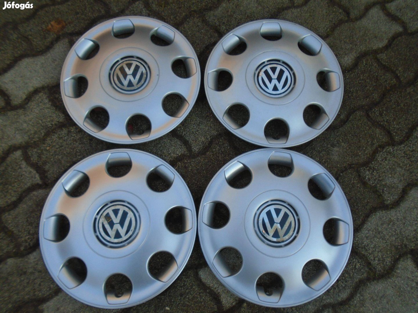 Eladó 13" VW, Volkswagen gyári dísztárcsa garnitúra