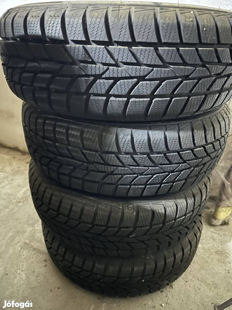 Eladó 13" garnitúra 165/65 R13 hankook téli gumikkal.