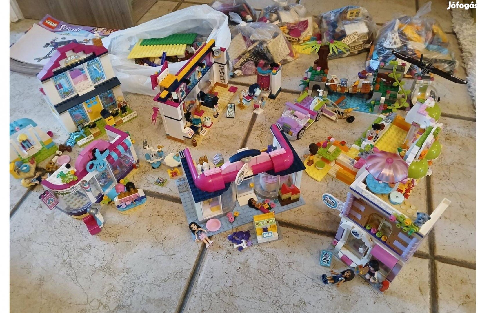 Eladó 13 db lego Friends készlet útmutatóval féláron