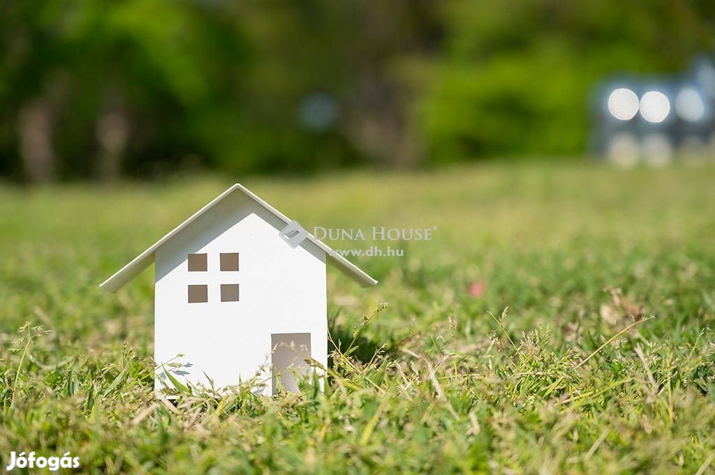 Eladó 1423 nm-es telek Tápiószentmárton