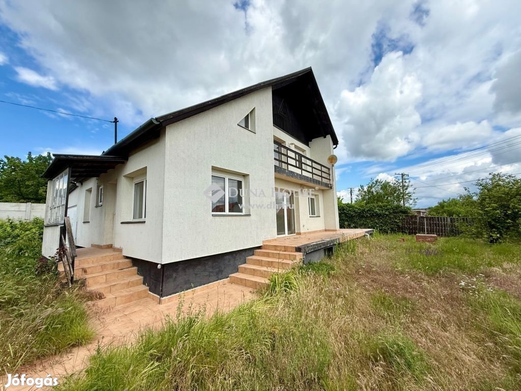 Eladó 145 nm-es ház Balatonalmádi
