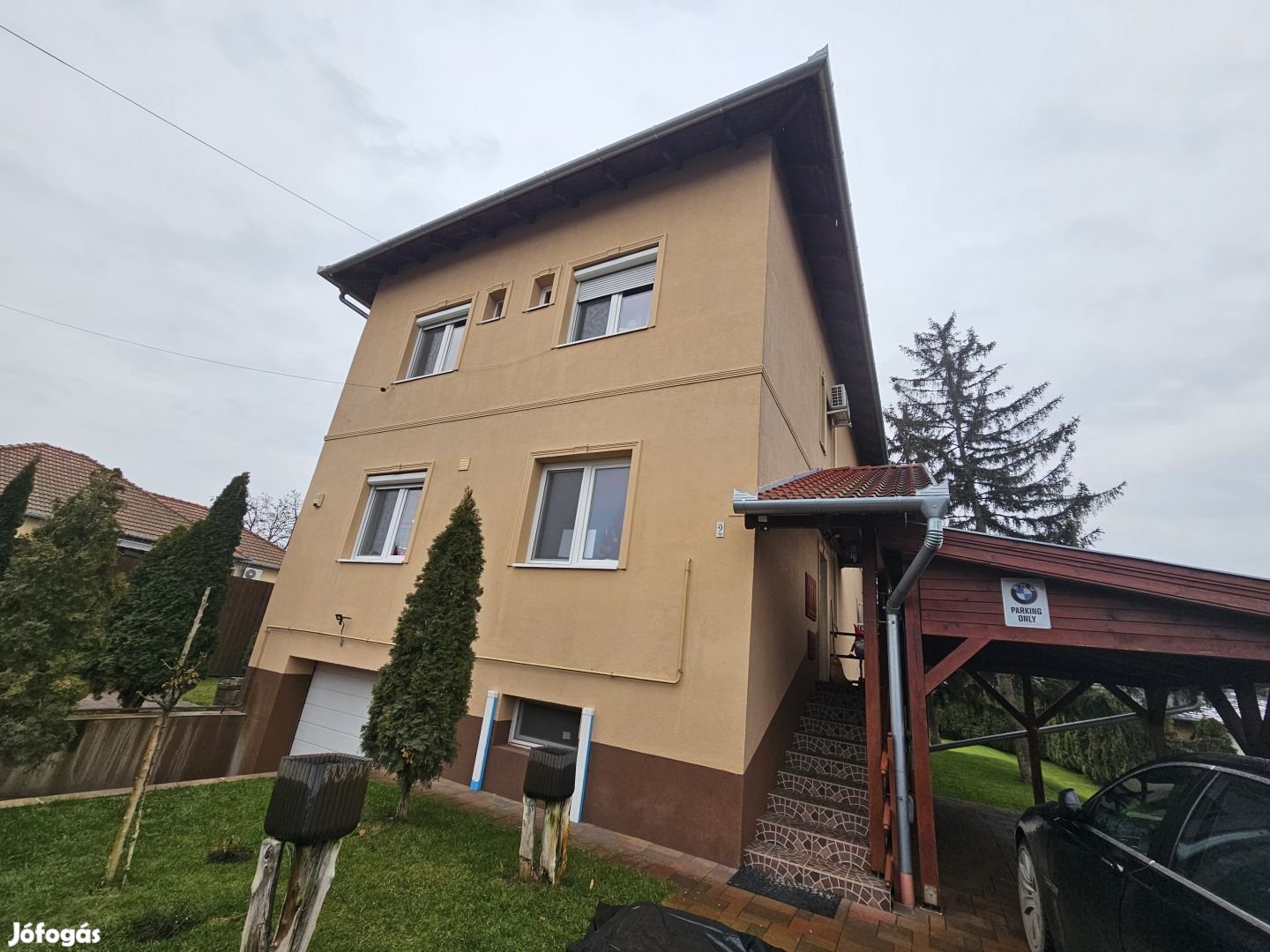 Eladó 147 m2 családi ház, Mikepércs