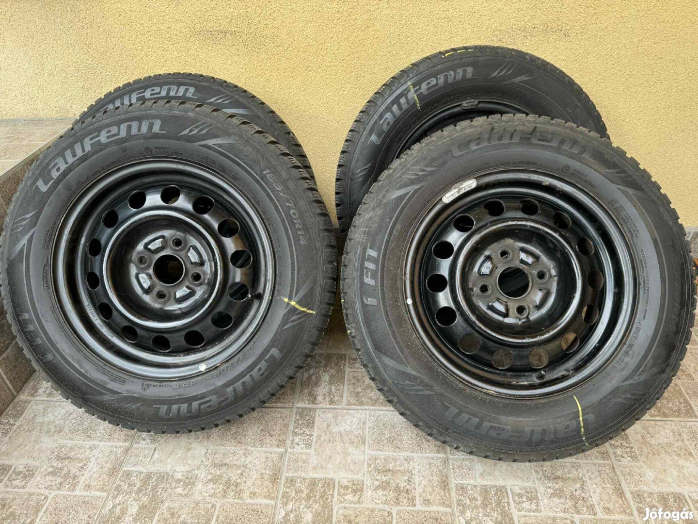 Eladó 14 colos acélfelni garnitúra - Laufenn téli gumival - 185/70 R14
