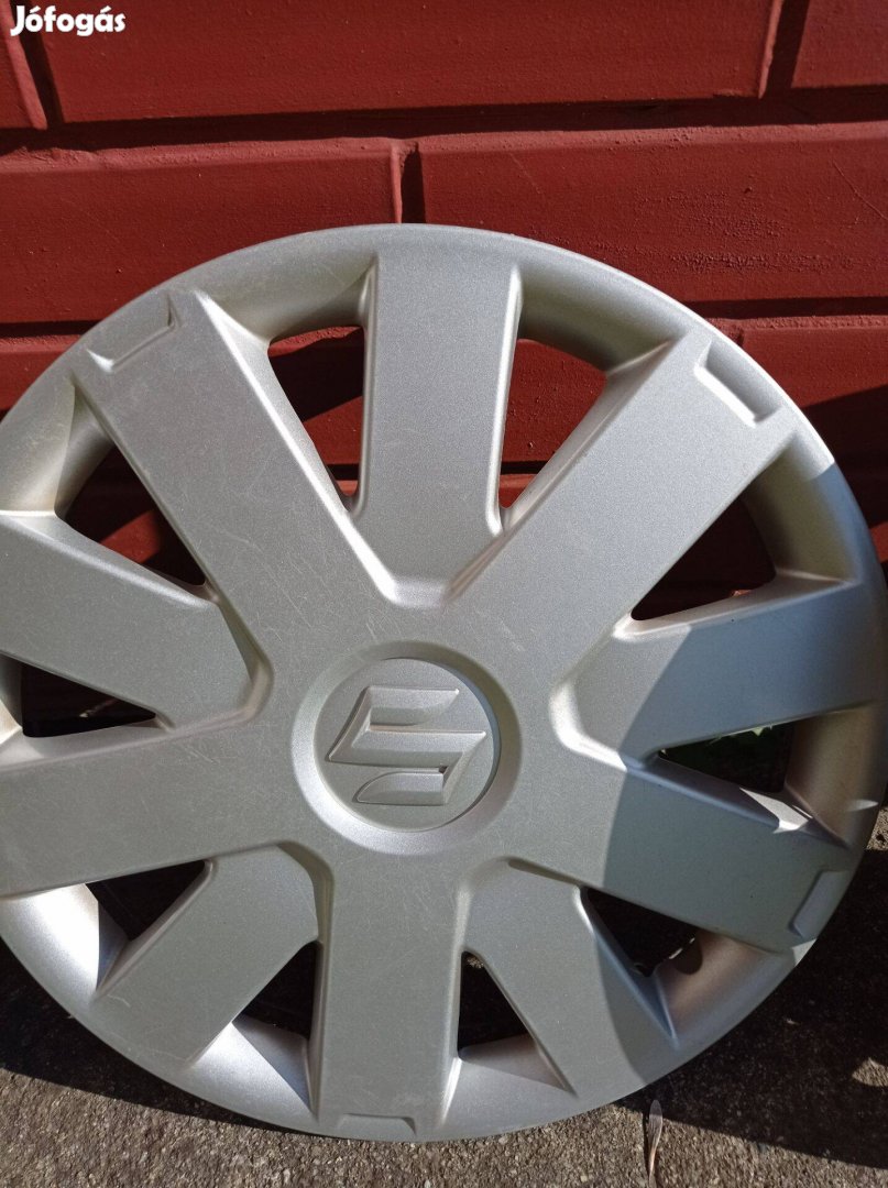 Eladó 14-es Suzuki Aerio dísztárcsa