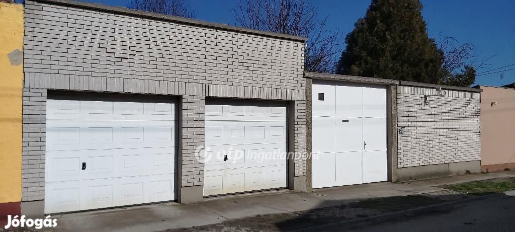 Eladó 150 nm-es ház Kecskemét