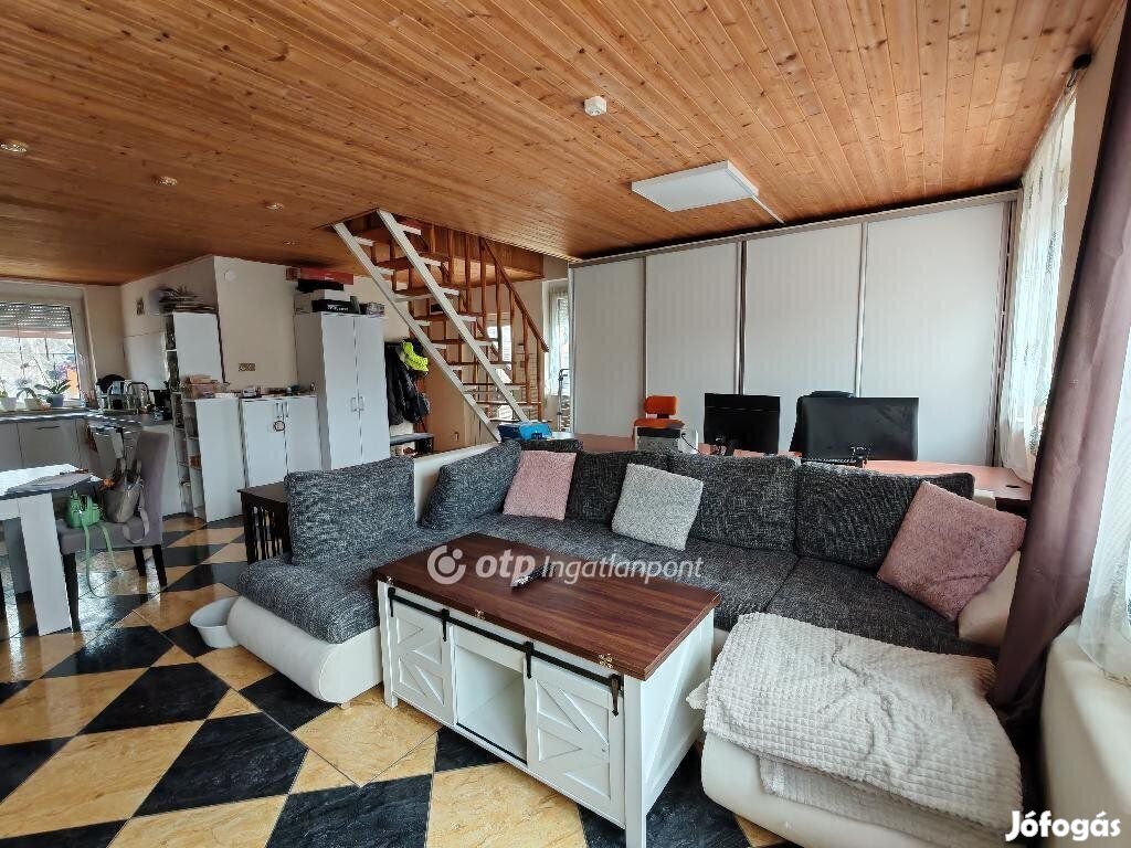 Eladó 150 nm-es ház Szigethalom