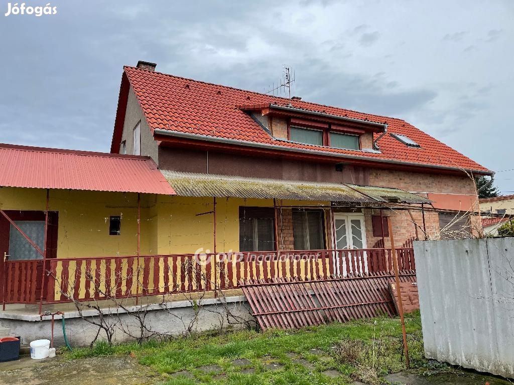 Eladó 155 nm-es ház Gyula