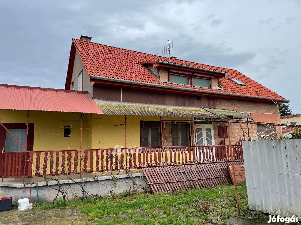 Eladó 155 nm-es ház Gyula