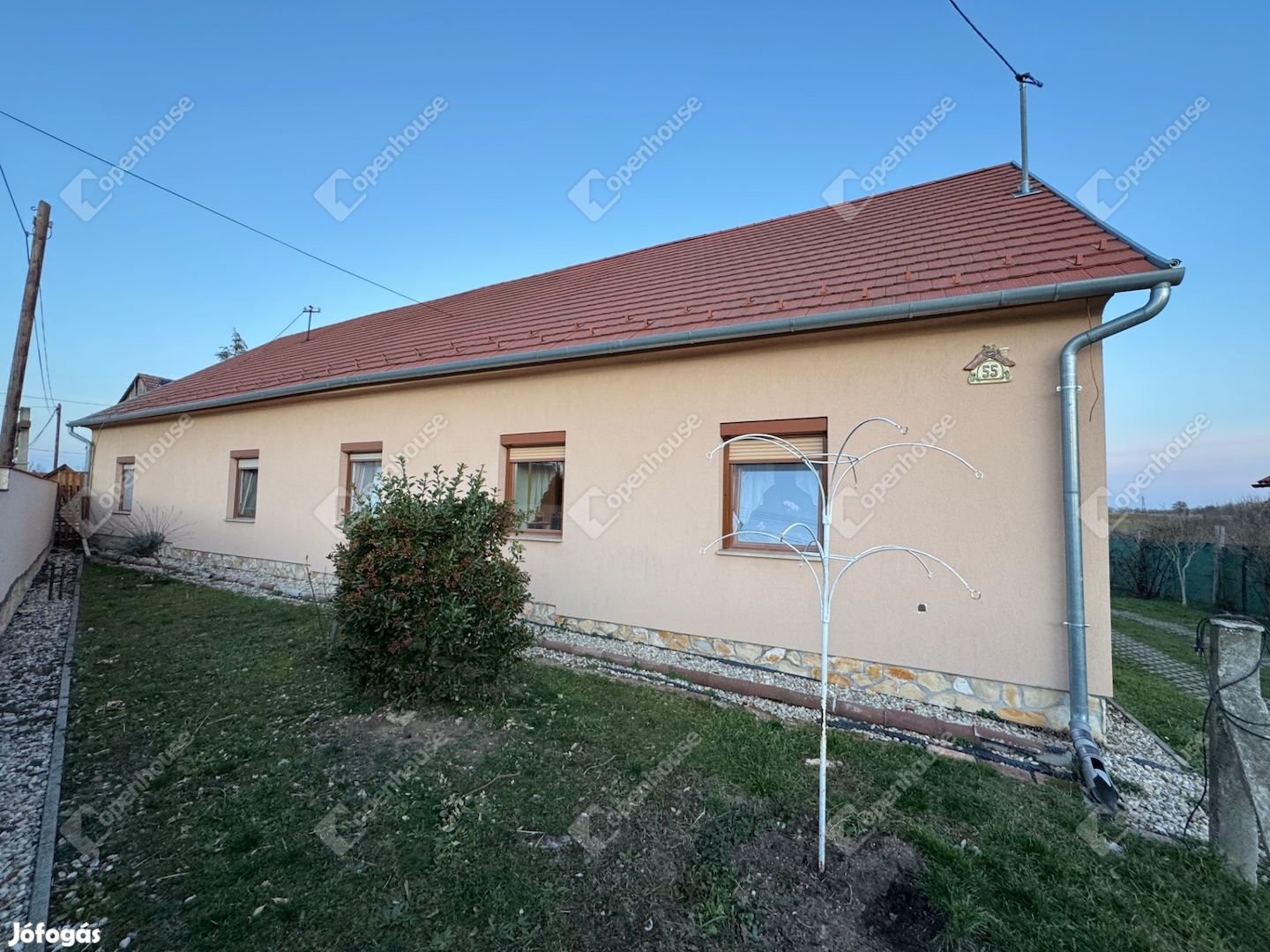Eladó 156 nm-es ház Hagyárosbörönd