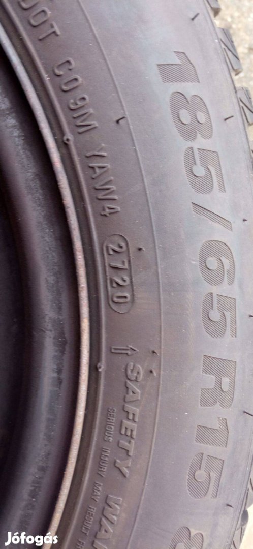 Eladó 15"-os felni 185/65R15 téli gumikkal