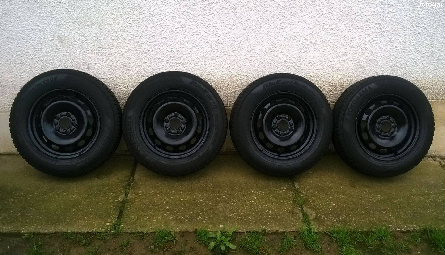 Eladó 15-ös 5x108-as Ford,Volvo lemezfelni 195/65R15 téli gumival
