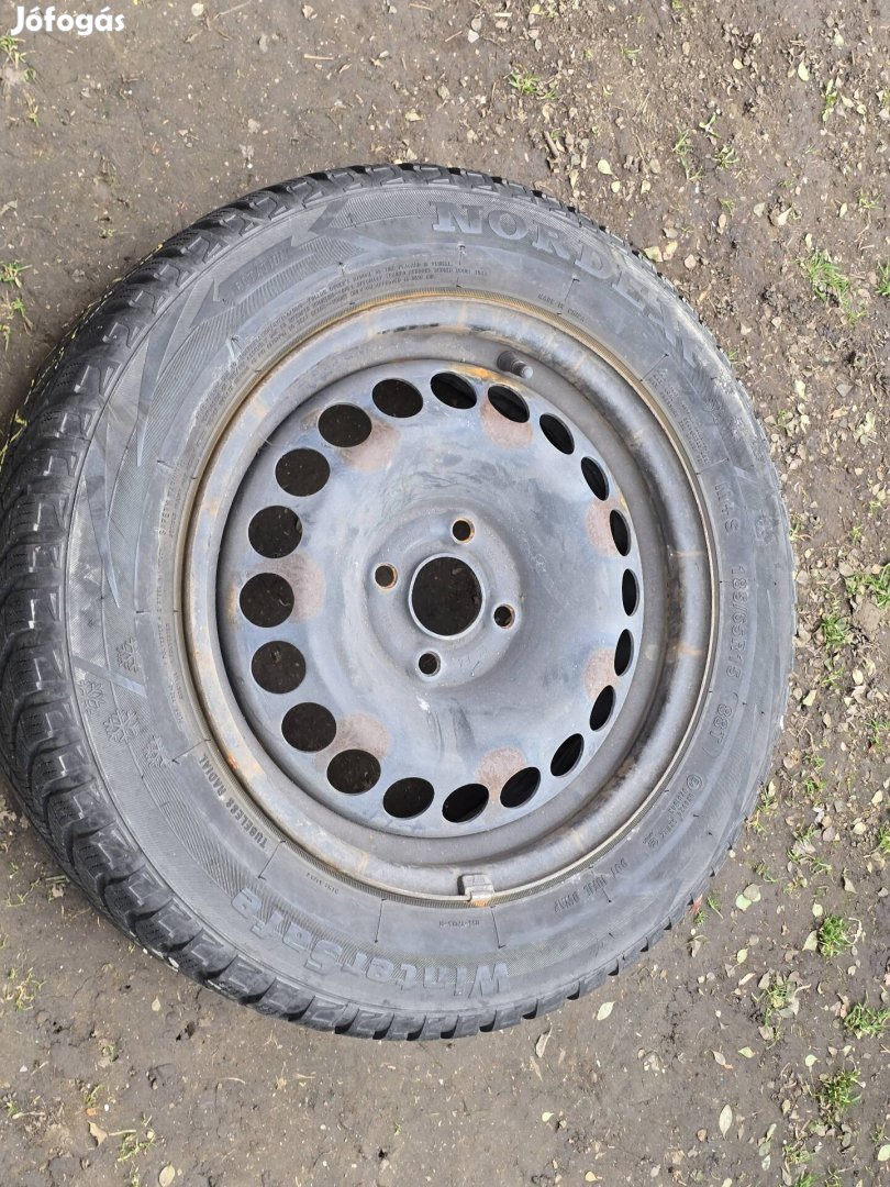 Eladó 15-ös acél felnik, ajándék gyumikkal