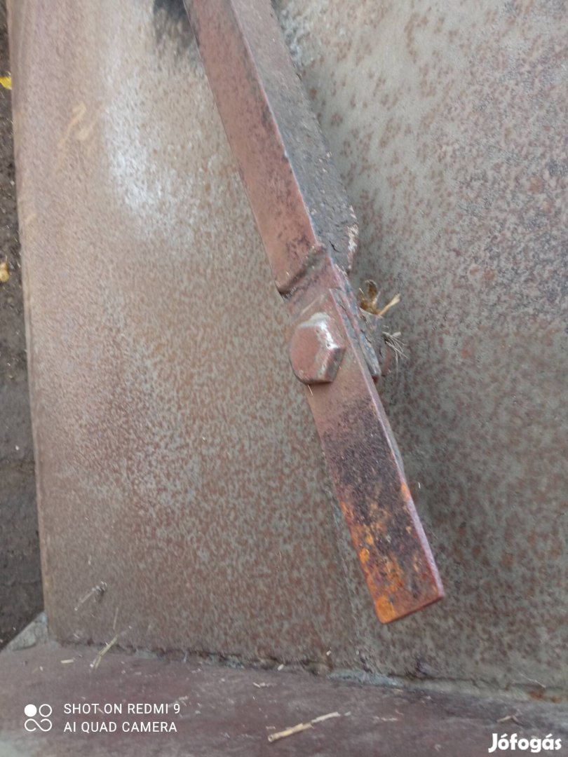 Eladó 160-as szárzúzó normál állapotban 