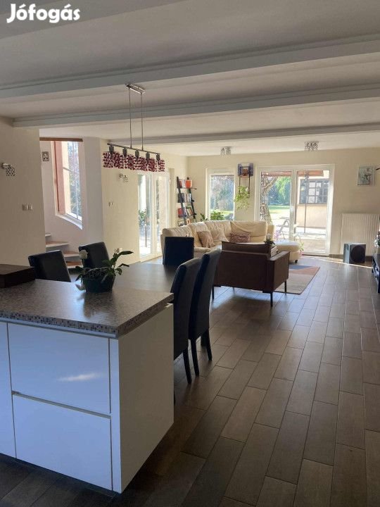Eladó 160 nm-es Felújított Családi ház Szeged