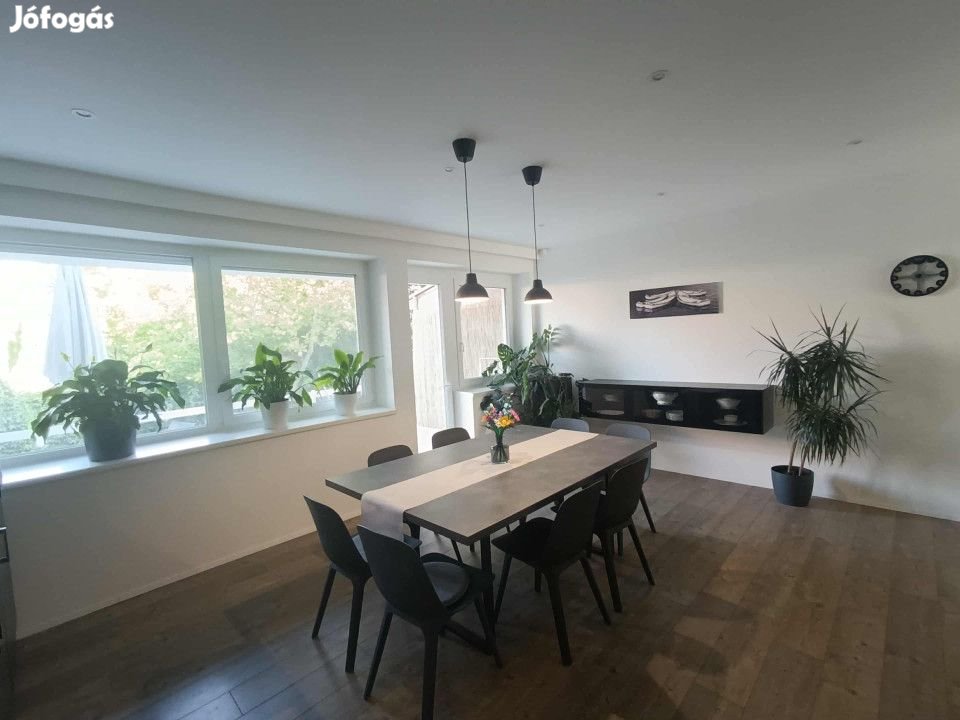 Eladó 160 nm-es Újszerű állapotú Családi ház Szeged