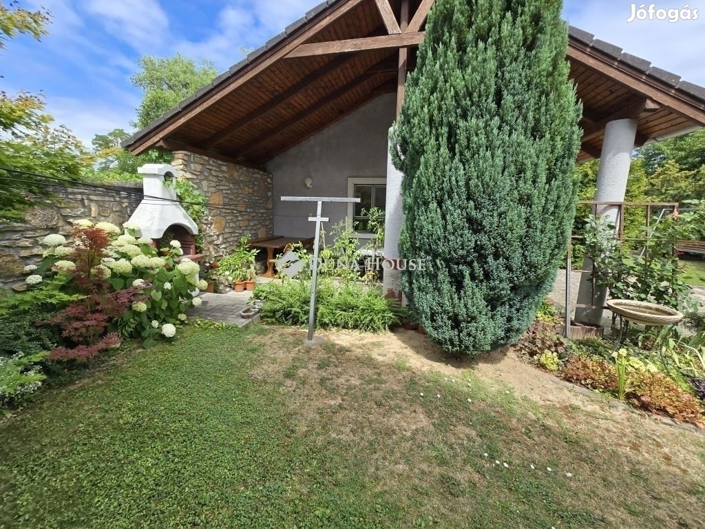 Eladó 160 nm-es ház Bánd