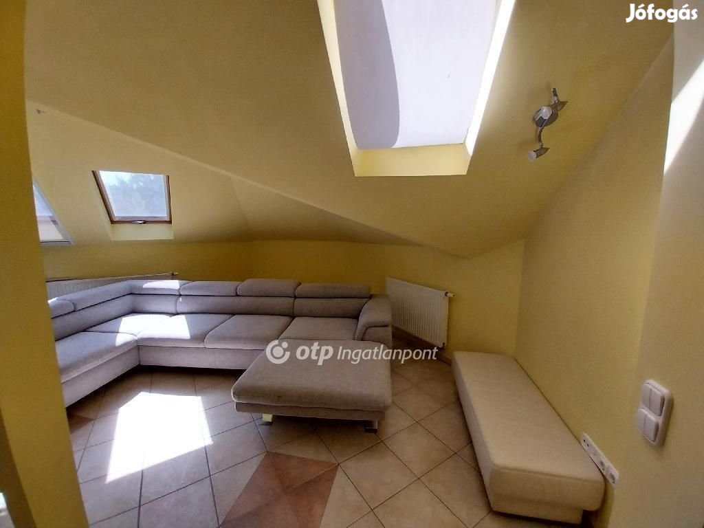 Eladó 160 nm-es ház Nyíregyháza