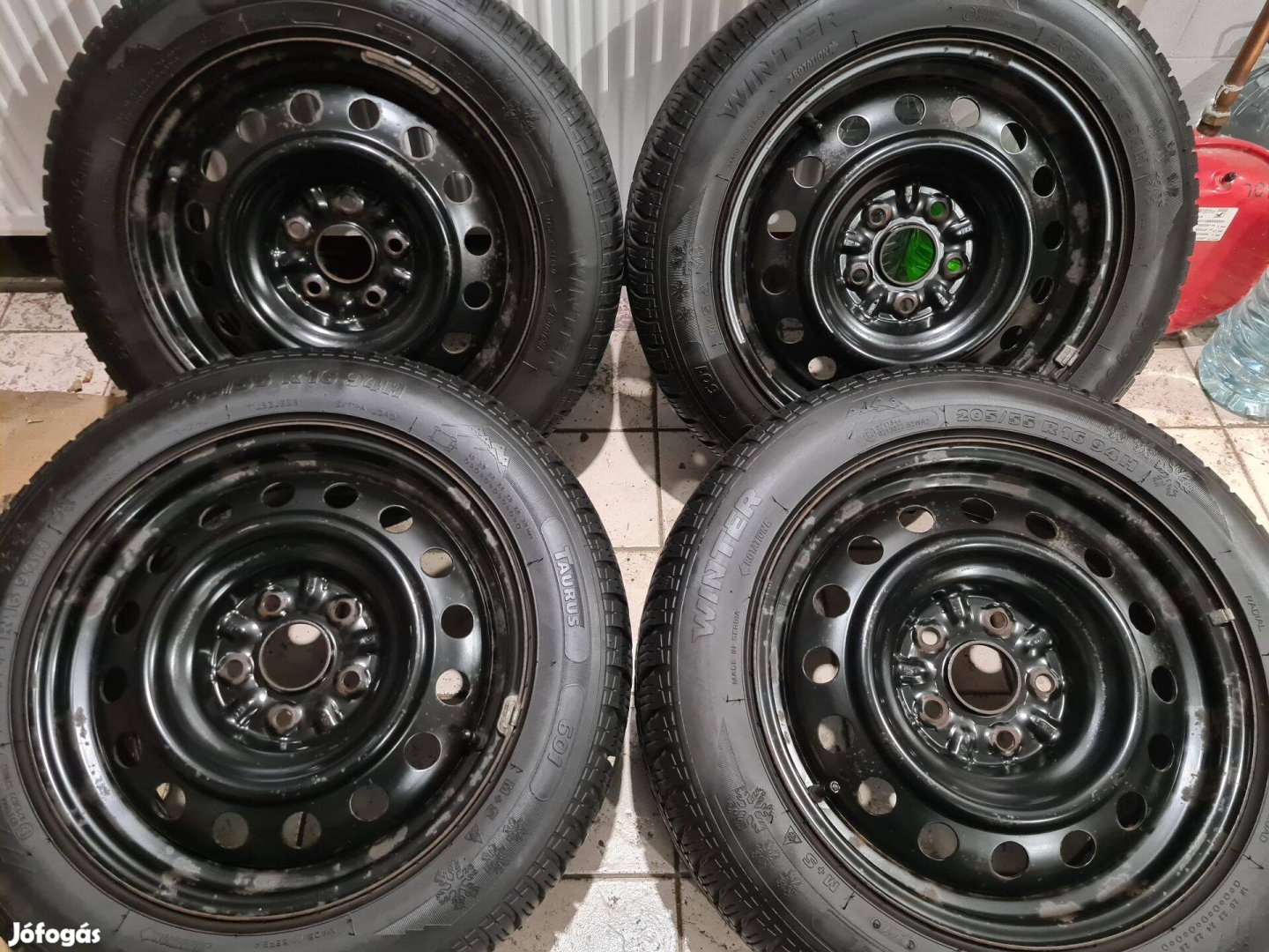 Eladó 16 5x114,3 acélfelni gumival