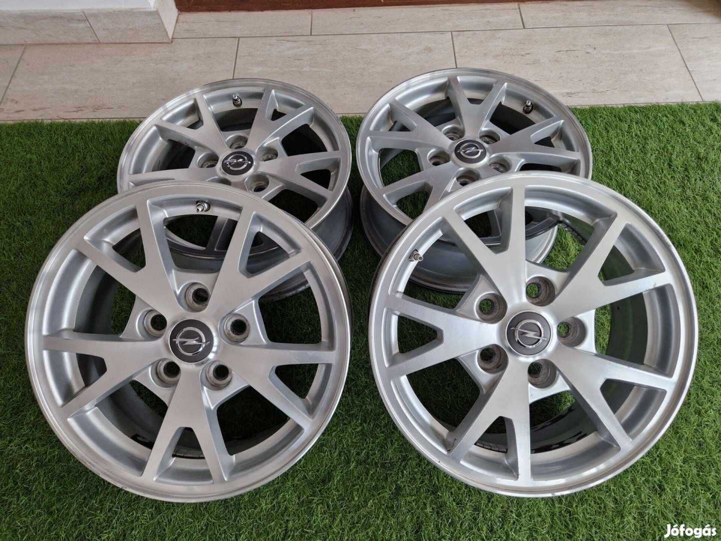 Eladó 16"-os, 5x120-as gyári Opel Insignia alufelni garnitúra!