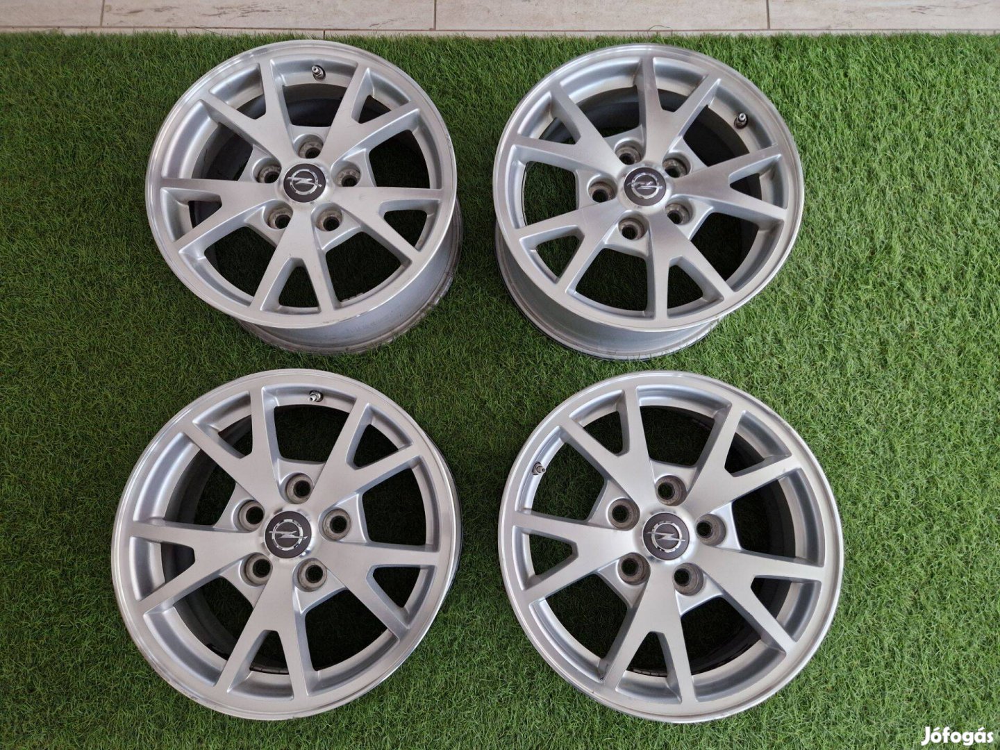 Eladó 16"-os gyári Opel Insignia alufelni garnitúra!