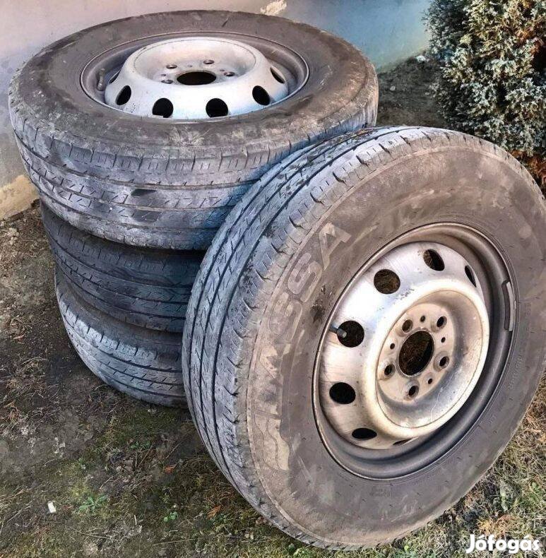 Eladó 16-os 5x130 Ducato,Jumper,Boxer lemezfelni 215 75R16C gumival