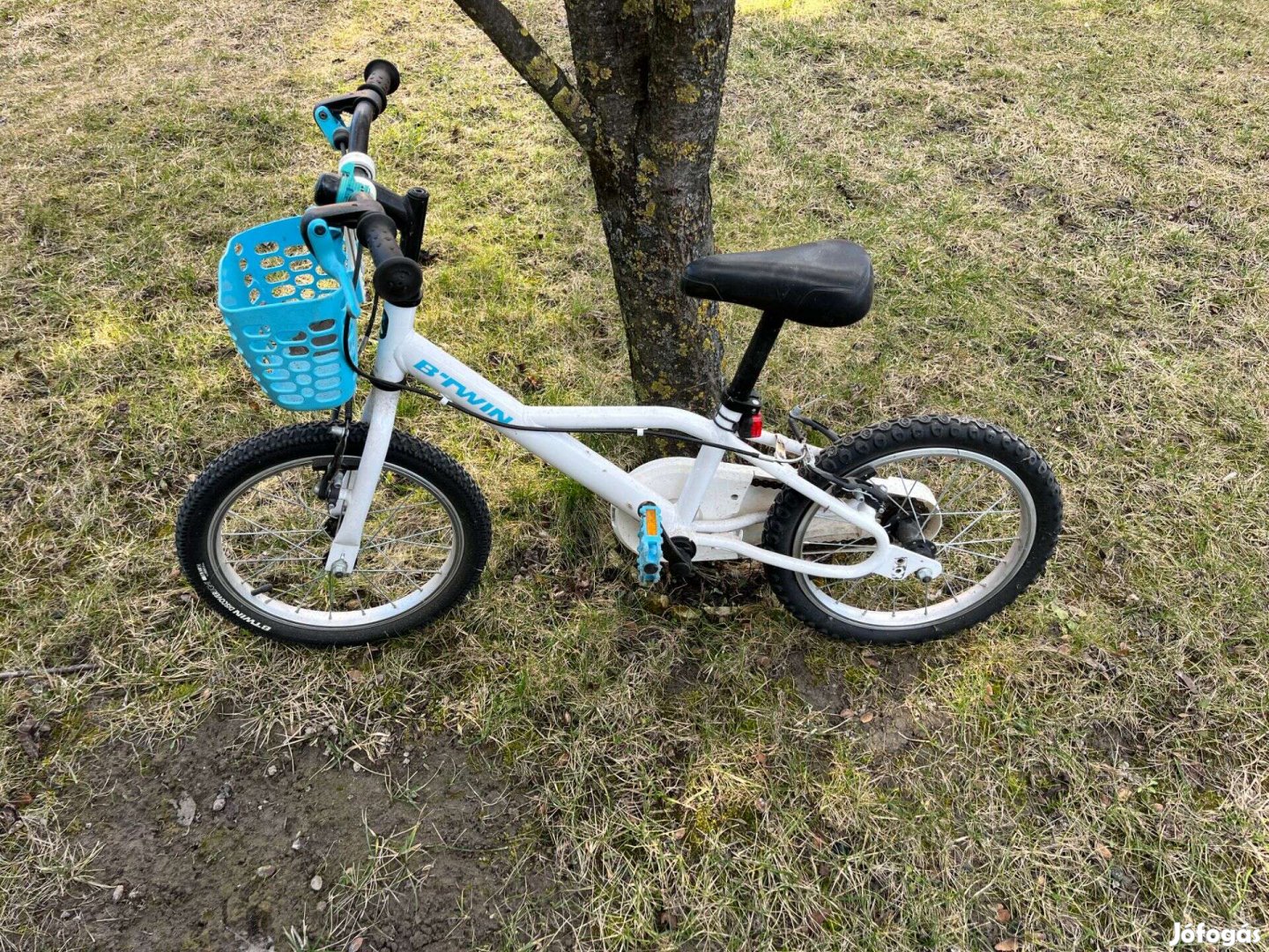 Eladó 16-os gyermek kerékpár