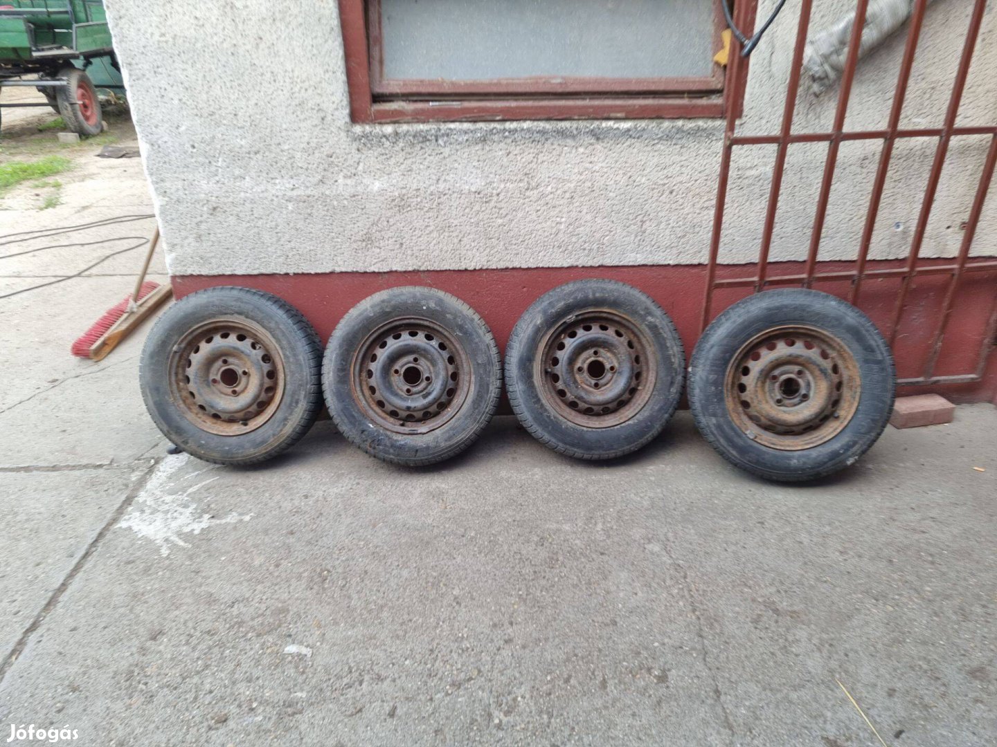 Eladó 175/70R13 kerekek