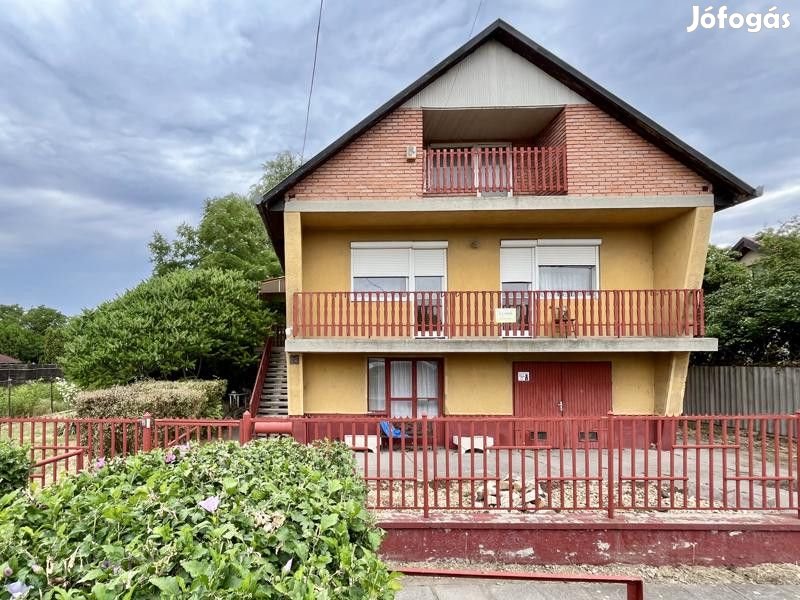 Eladó 180 nm-es Családi ház Nagykáta