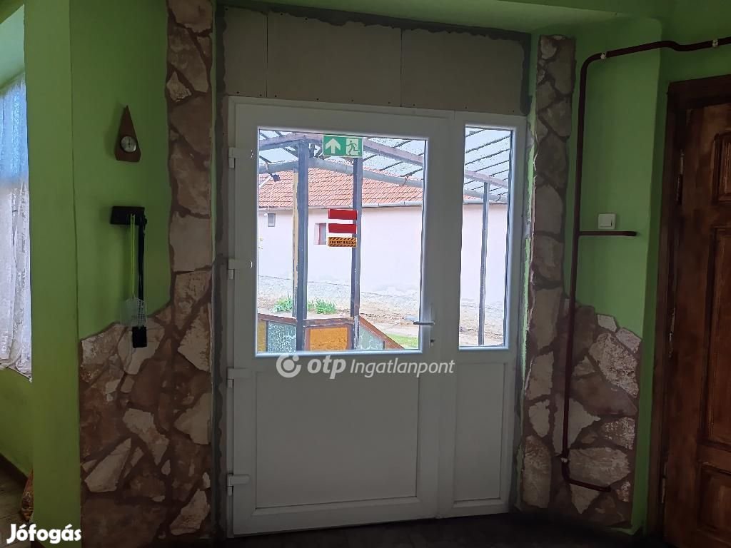 Eladó 180 nm-es ház Elek